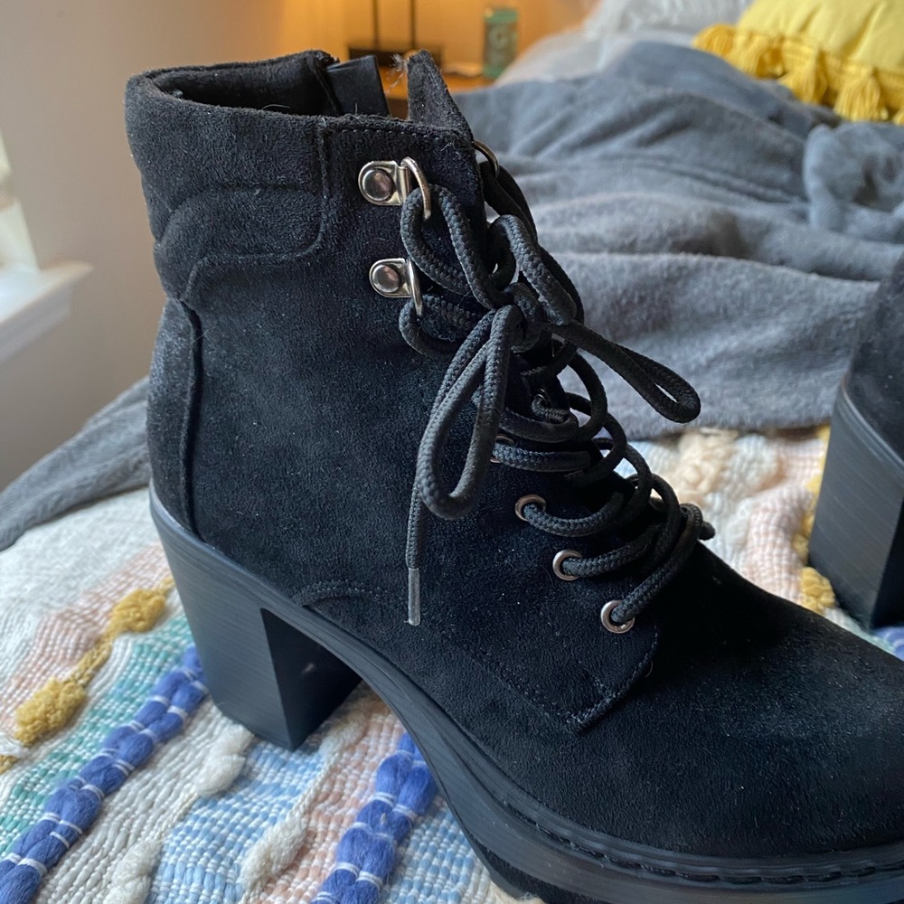 Black Boots - Picture 3 of 4